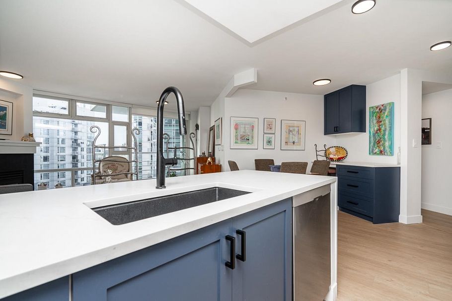 906 189 Davie Street Vancouver, BC - 11