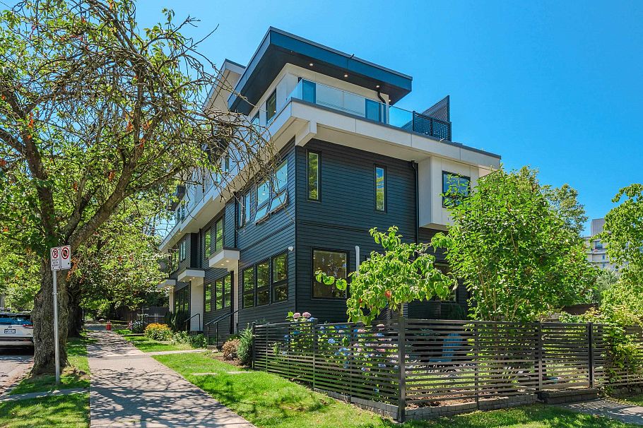 2625 Guelph Street Vancouver, BC - 1