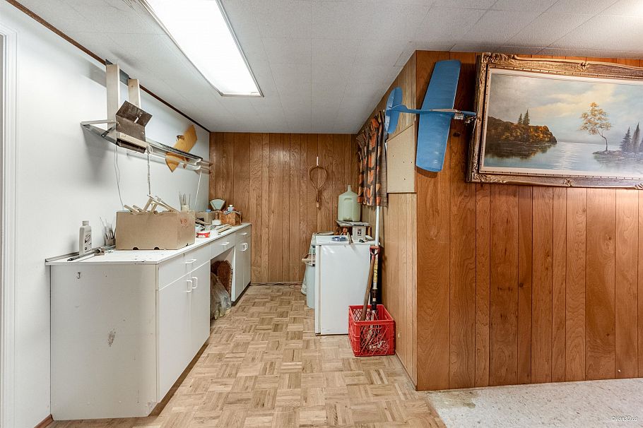 2716 E 49th Avenue Vancouver, BC - 17