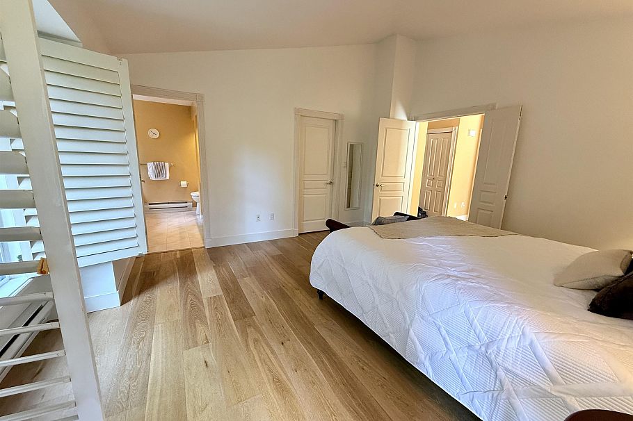 1190 Strathaven Drive North Vancouver, BC - 25