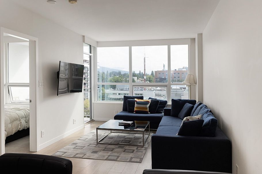 810 125 E 14th Street North Vancouver, BC - 11