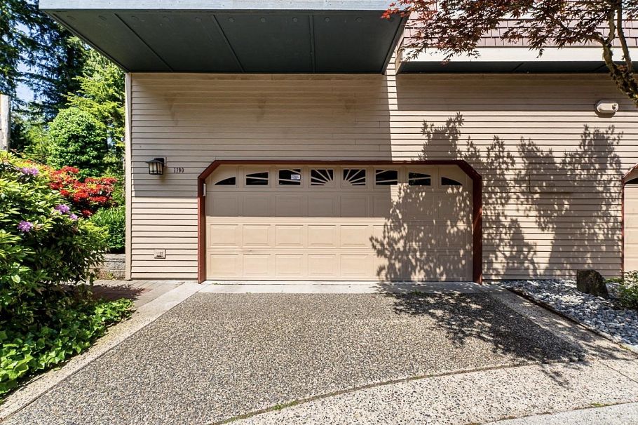 1190 Strathaven Drive North Vancouver, BC - 37
