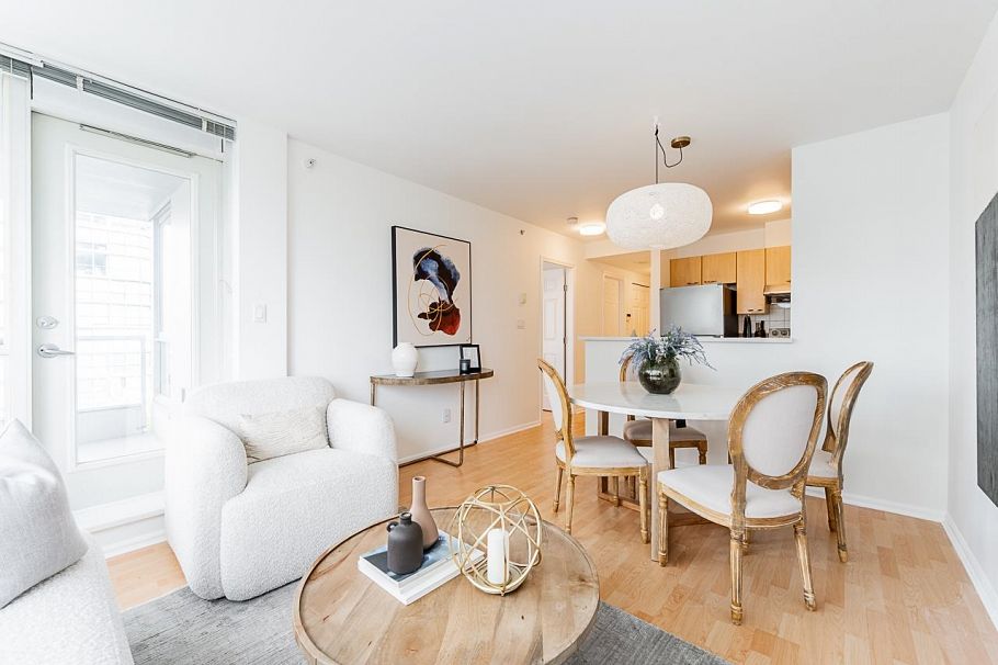 604 1420 W Georgia Street Vancouver, BC - 2