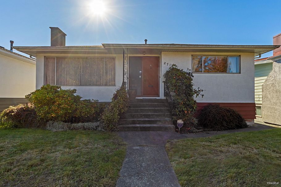 2716 E 49th Avenue Vancouver, BC - 3