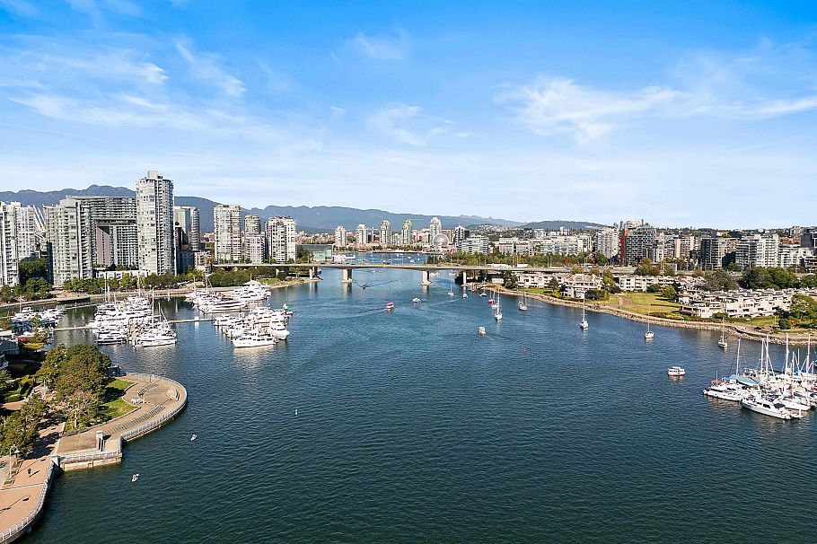 1202 1383 Marinaside Crescent Vancouver, BC - 5