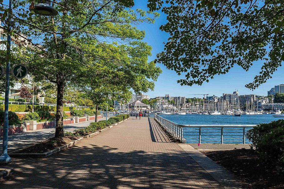 1202 1383 Marinaside Crescent Vancouver, BC - 34