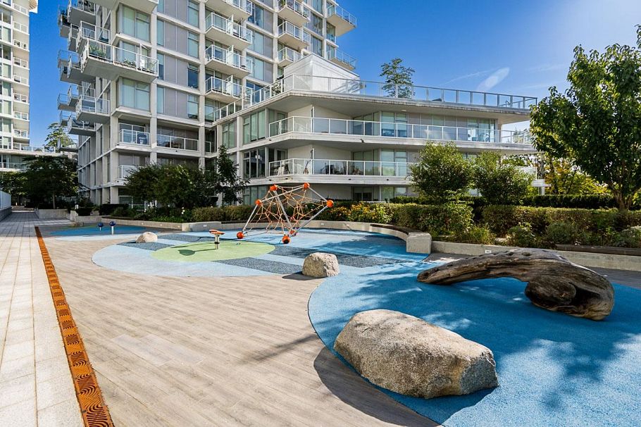 301 4638 Gladstone Street Vancouver, BC - 21