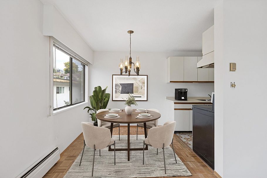 211 155 E 5th Street North Vancouver, BC - 5