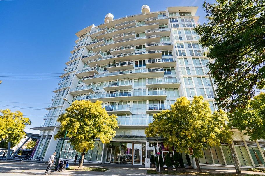 301 4638 Gladstone Street Vancouver, BC - 34