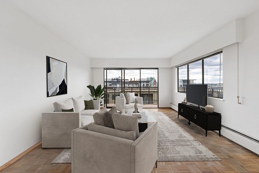 211 155 E 5th Street North Vancouver, BC - 1