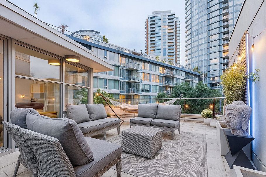 226 188 Keefer Place Vancouver, BC - 3