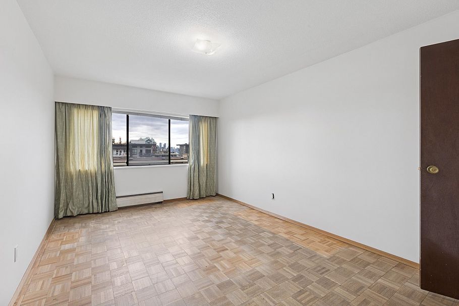 211 155 E 5th Street North Vancouver, BC - 10