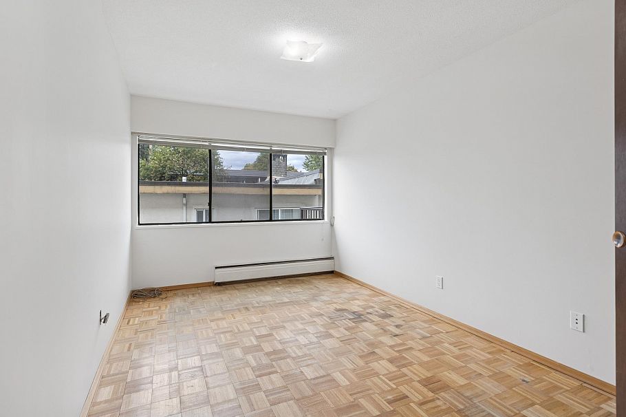 211 155 E 5th Street North Vancouver, BC - 13