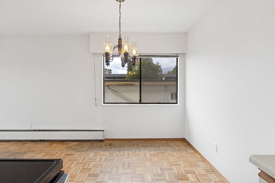 211 155 E 5th Street North Vancouver, BC - 21