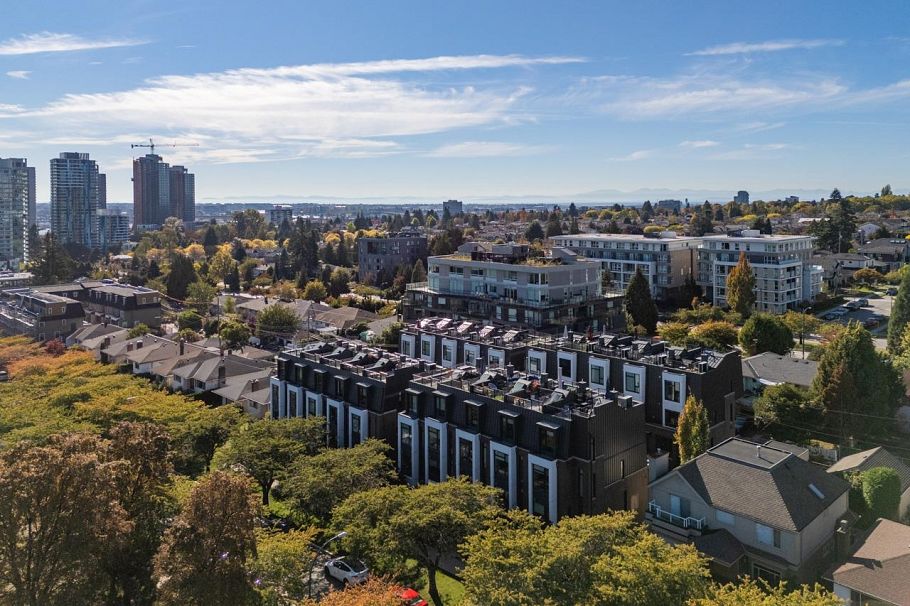 7599 Yukon Street Vancouver, BC - 1