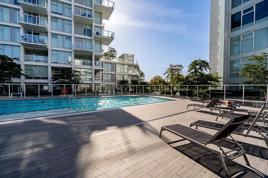 301 4638 Gladstone Street Vancouver, BC - 25