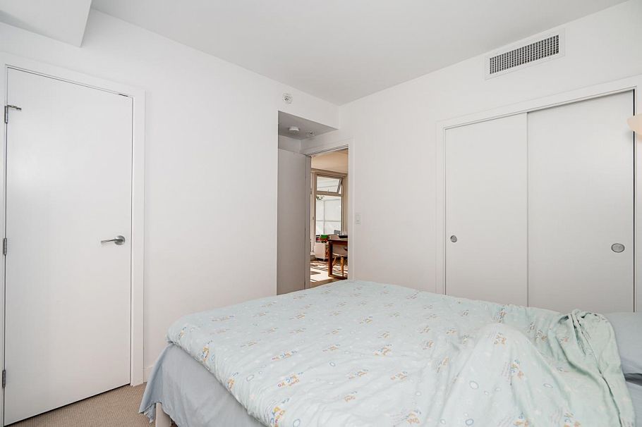 301 4638 Gladstone Street Vancouver, BC - 11