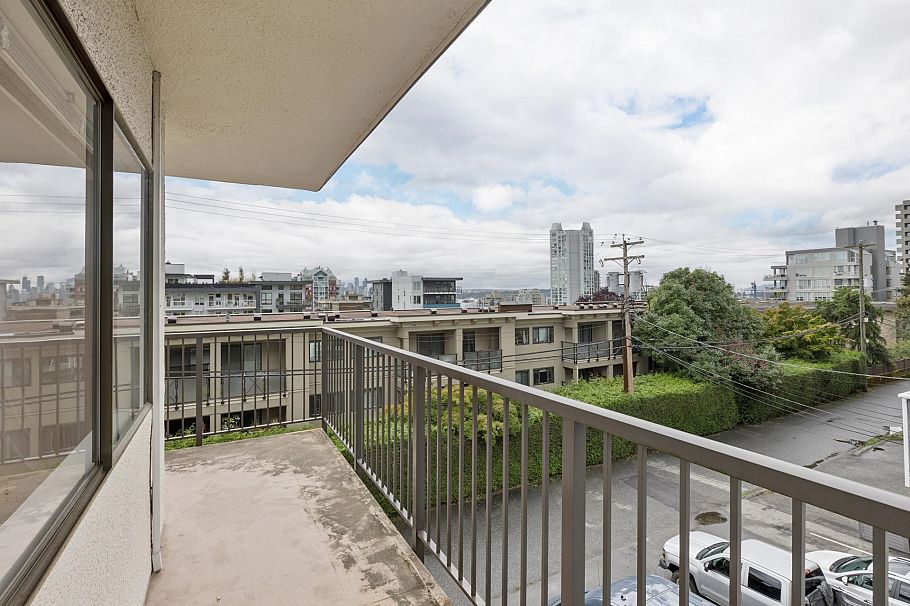 211 155 E 5th Street North Vancouver, BC - 27