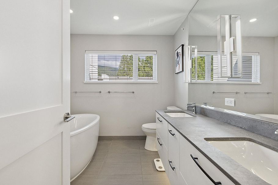 4684 Capilano Road North Vancouver, BC - 14