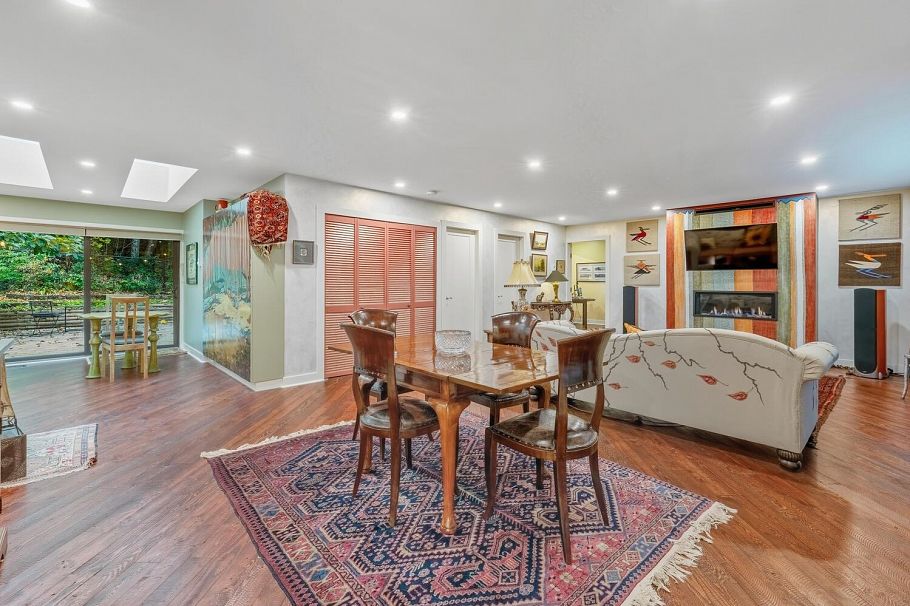 2336 Treetop Lane North Vancouver, BC - 2