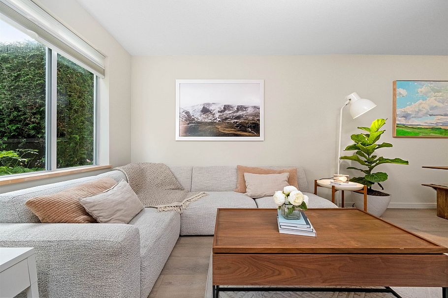 210 3608 Deercrest Drive North Vancouver, BC - 5