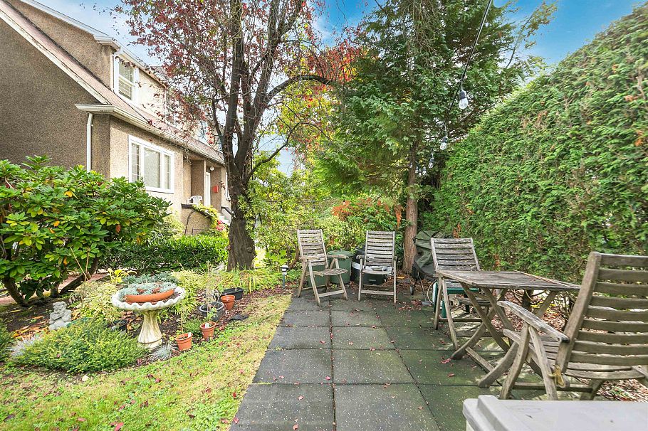 303 1131 W 11th Avenue Vancouver, BC - 5