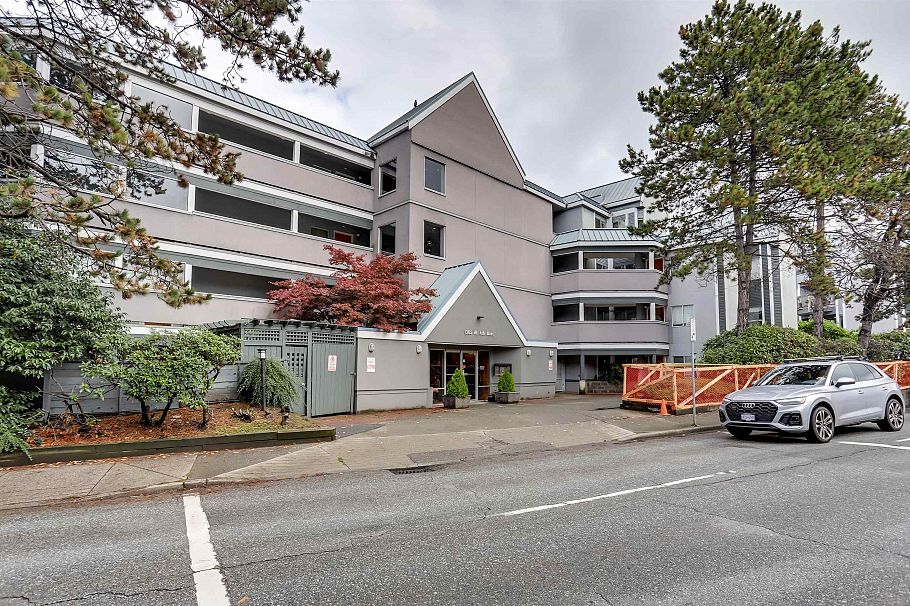 305 1365 W 4th Avenue Vancouver, BC - 1