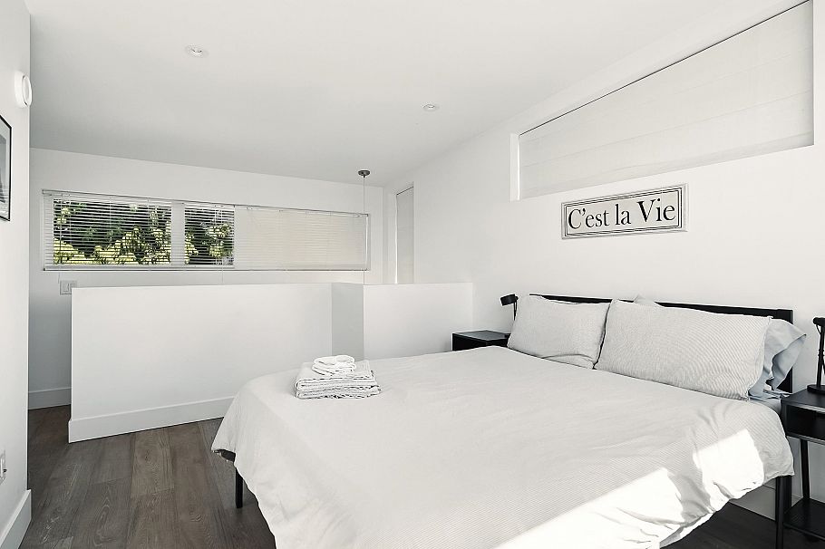 452 E 4th Street North Vancouver, BC - 31