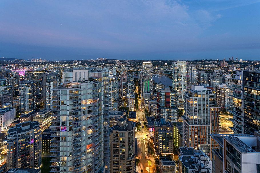 4608 1289 Hornby Street Vancouver, BC - 6