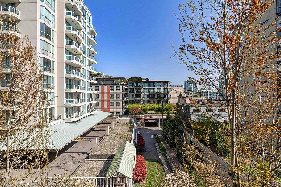 408 135 W 2nd Street North Vancouver, BC - 26