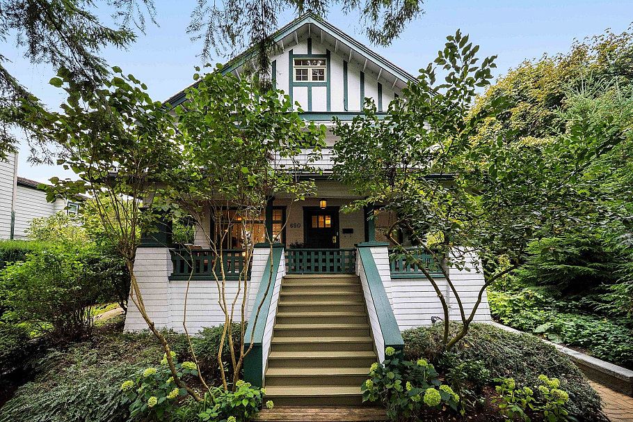 1 650 W Keith Road North Vancouver, BC - 1