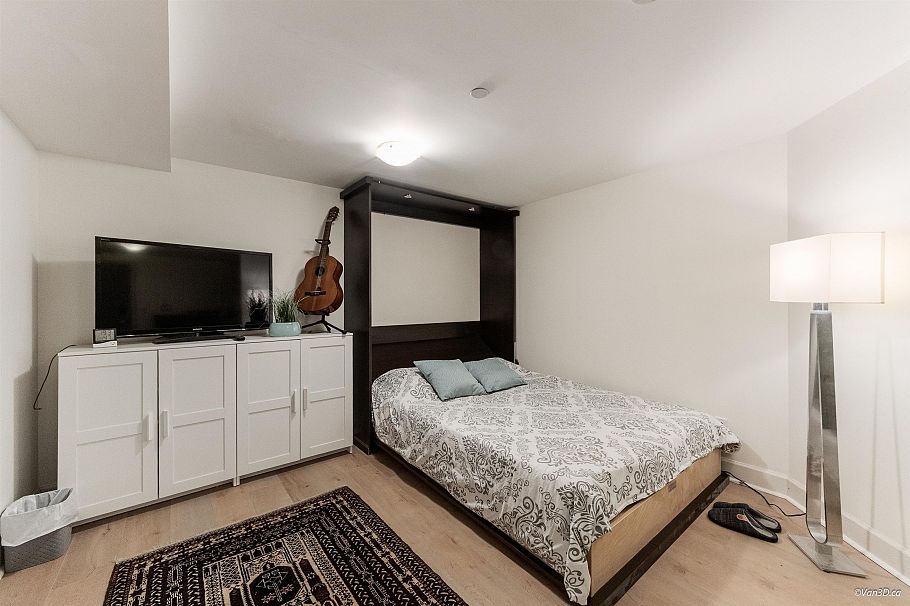 9 215 E 4th Street North Vancouver, BC - 16