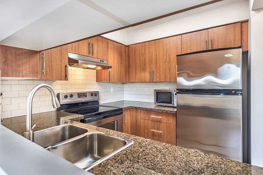 305 235 W 4th Street North Vancouver, BC - 12