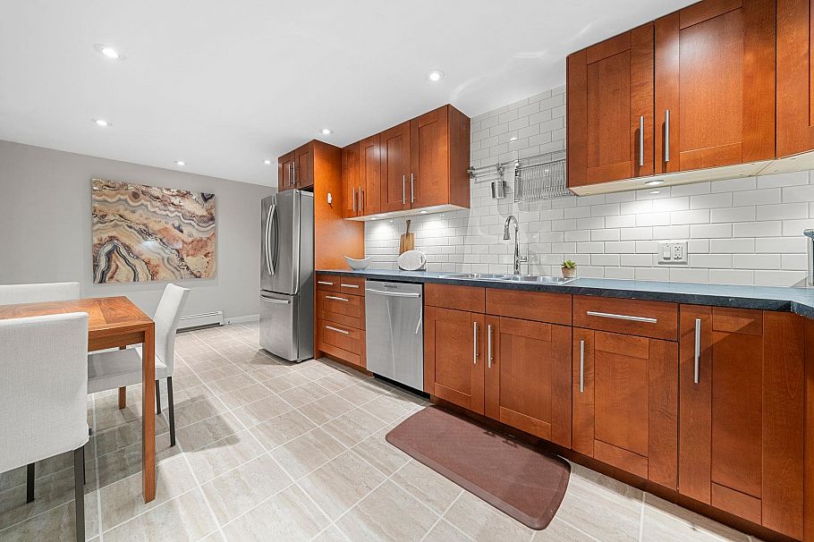 2140 Pemberton Avenue North Vancouver, BC - 21