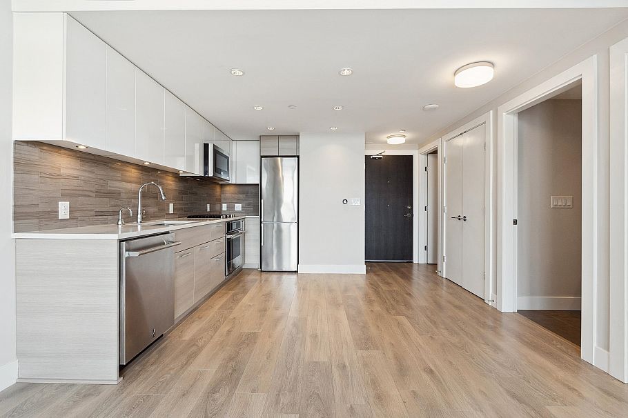 1104 8533 River District Crossing Vancouver, BC - 9