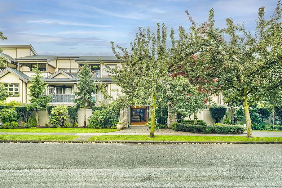 305 235 W 4th Street North Vancouver, BC - 25