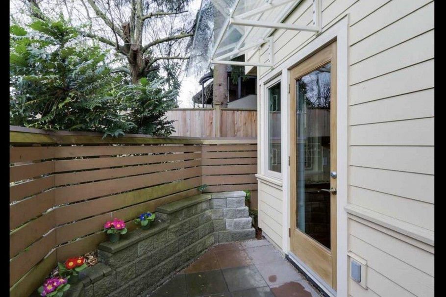 9 215 E 4th Street North Vancouver, BC - 24