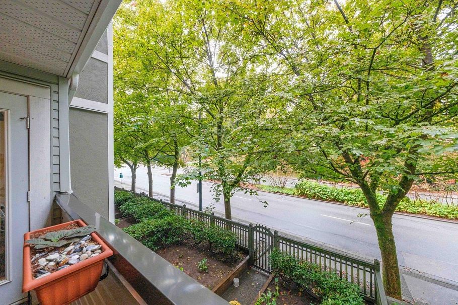 201 1111 Lynn Valley Road North Vancouver, BC - 24