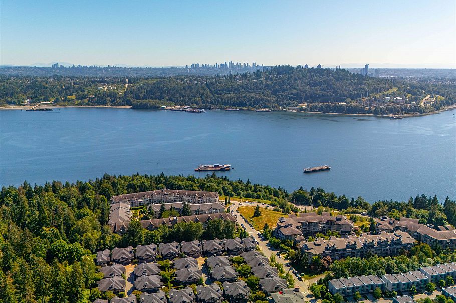 210 3608 Deercrest Drive North Vancouver, BC - 28