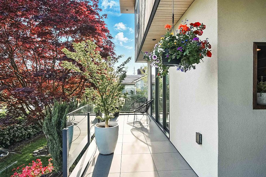 452 E 4th Street North Vancouver, BC - 3