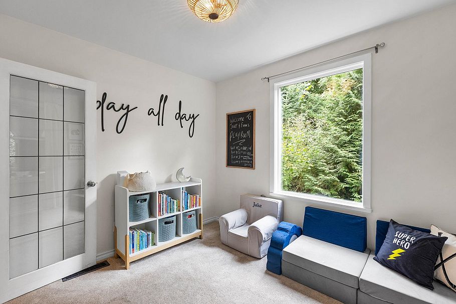 1 650 W Keith Road North Vancouver, BC - 11