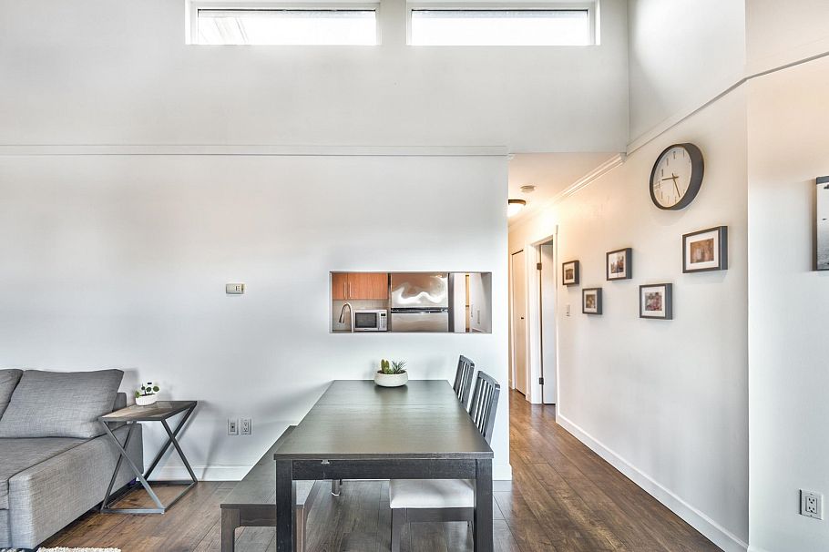 305 235 W 4th Street North Vancouver, BC - 4