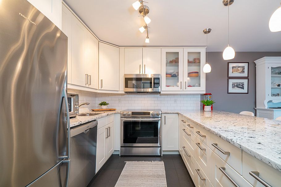 413 1385 Draycott Road North Vancouver, BC - 17