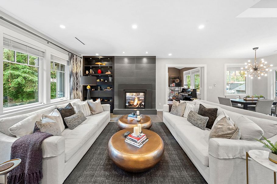 2140 Pemberton Avenue North Vancouver, BC - 2