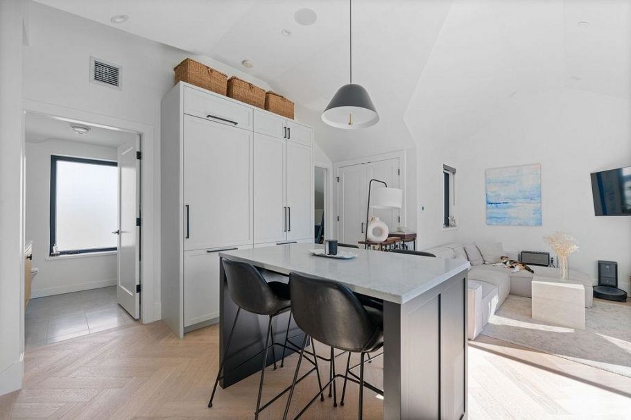 4921 Larch Street Vancouver, BC - 12