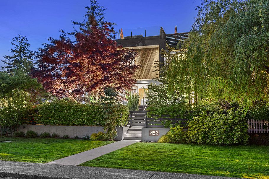 452 E 4th Street North Vancouver, BC - 40