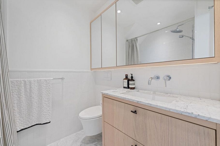 4921 Larch Street Vancouver, BC - 39