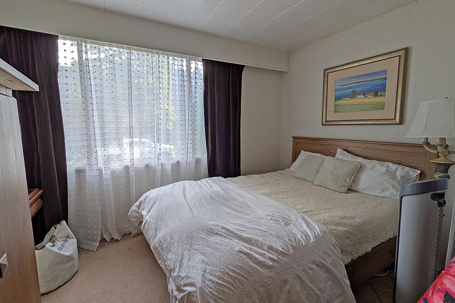 345 W 11th Avenue Vancouver, BC - 2