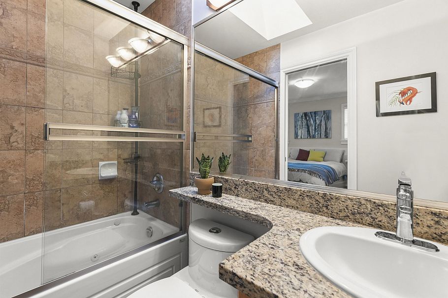 1676 Victoria Drive Vancouver, BC - 28