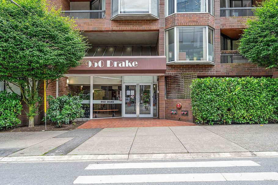 512 950 Drake Street Vancouver, BC - 2